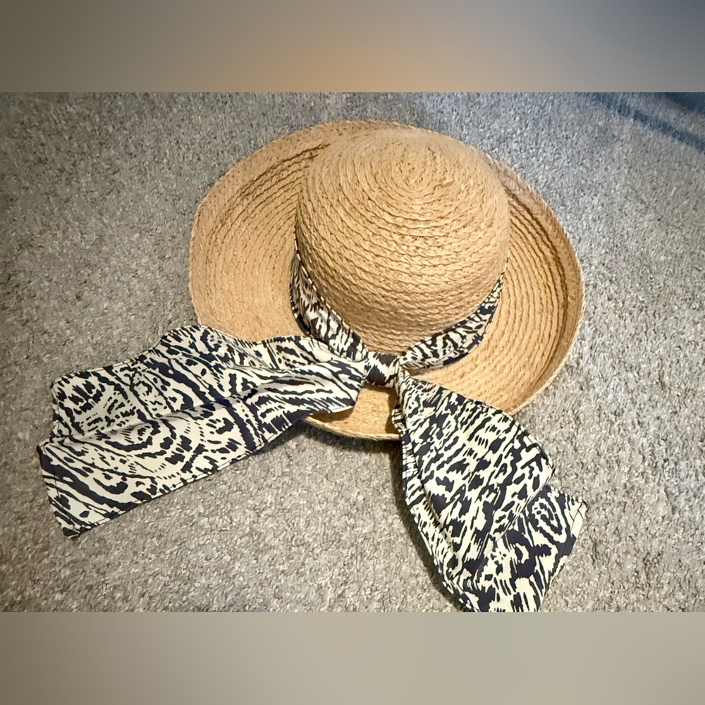 NWT Lady Hagen Tan Straw Sun/Golf Hat with Gray and Cream Band